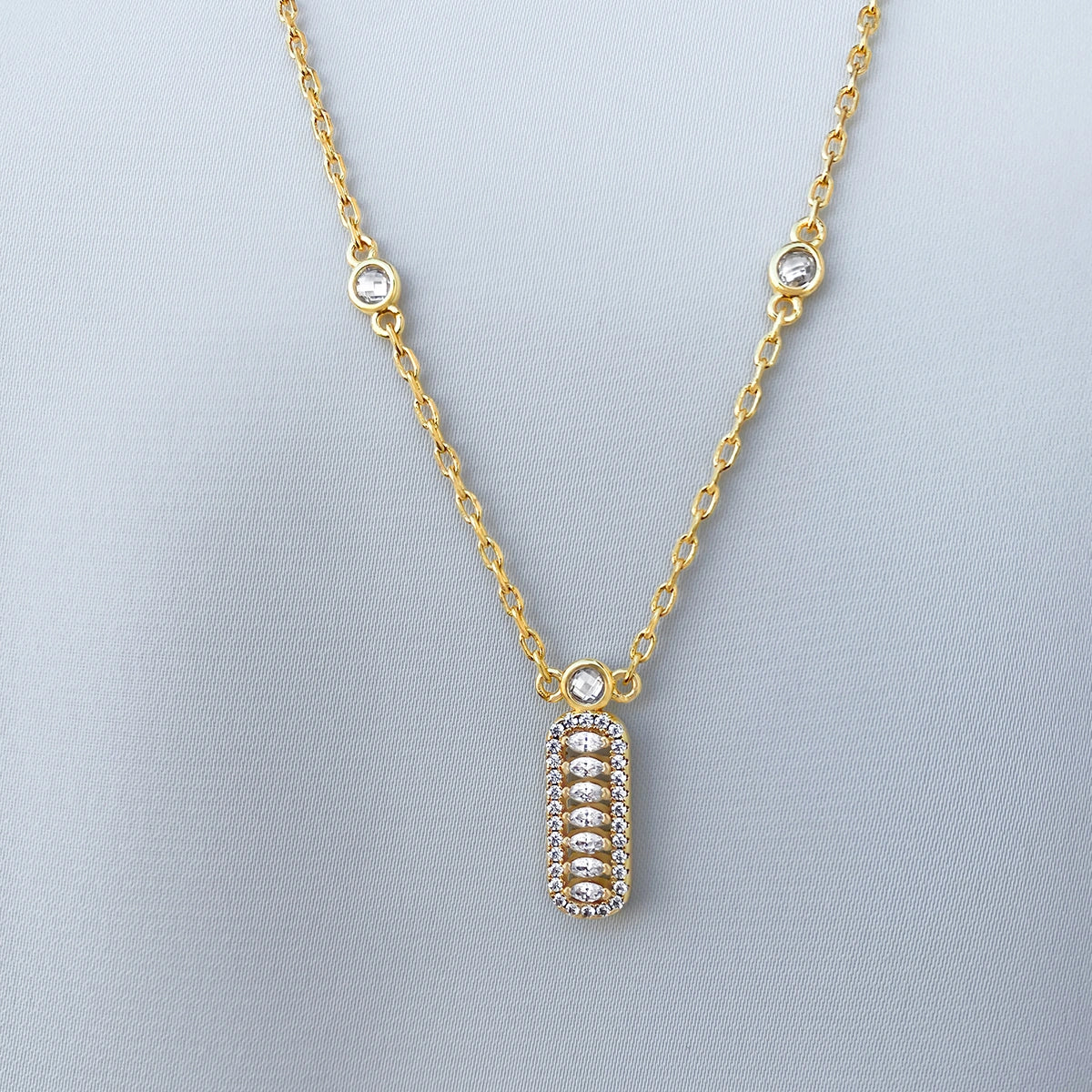 Fyne / Simple Necklace Gold