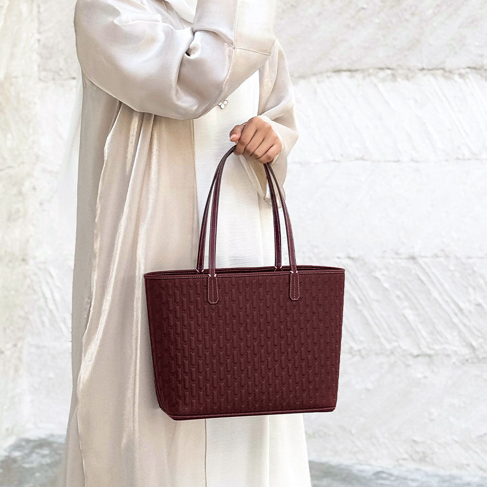 Travel Tote - Lightweight, Spacious Leather Bag for University, Work, and Everyday Carry - Minimalist