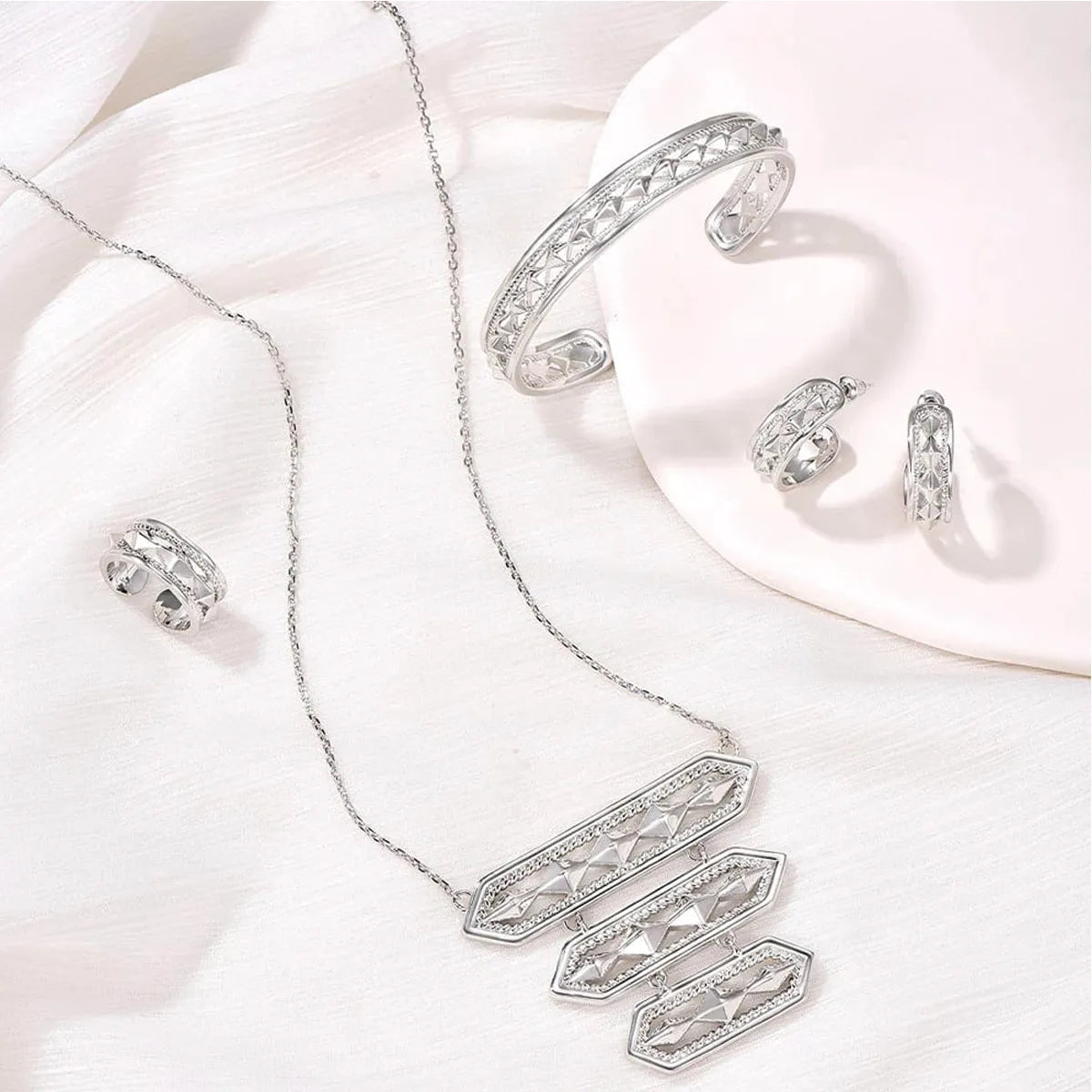 Anaqa / Necklace Silver