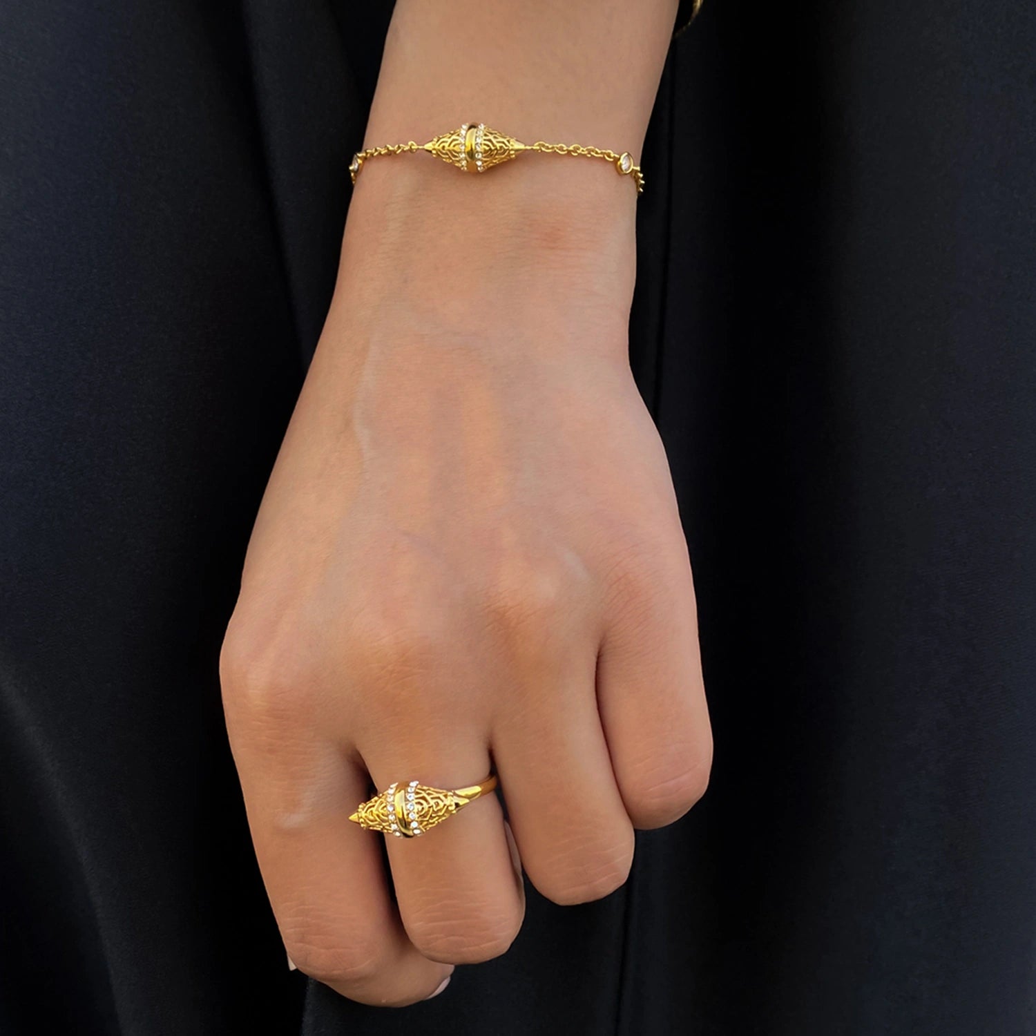 Lantern / Simple Bracelet Gold