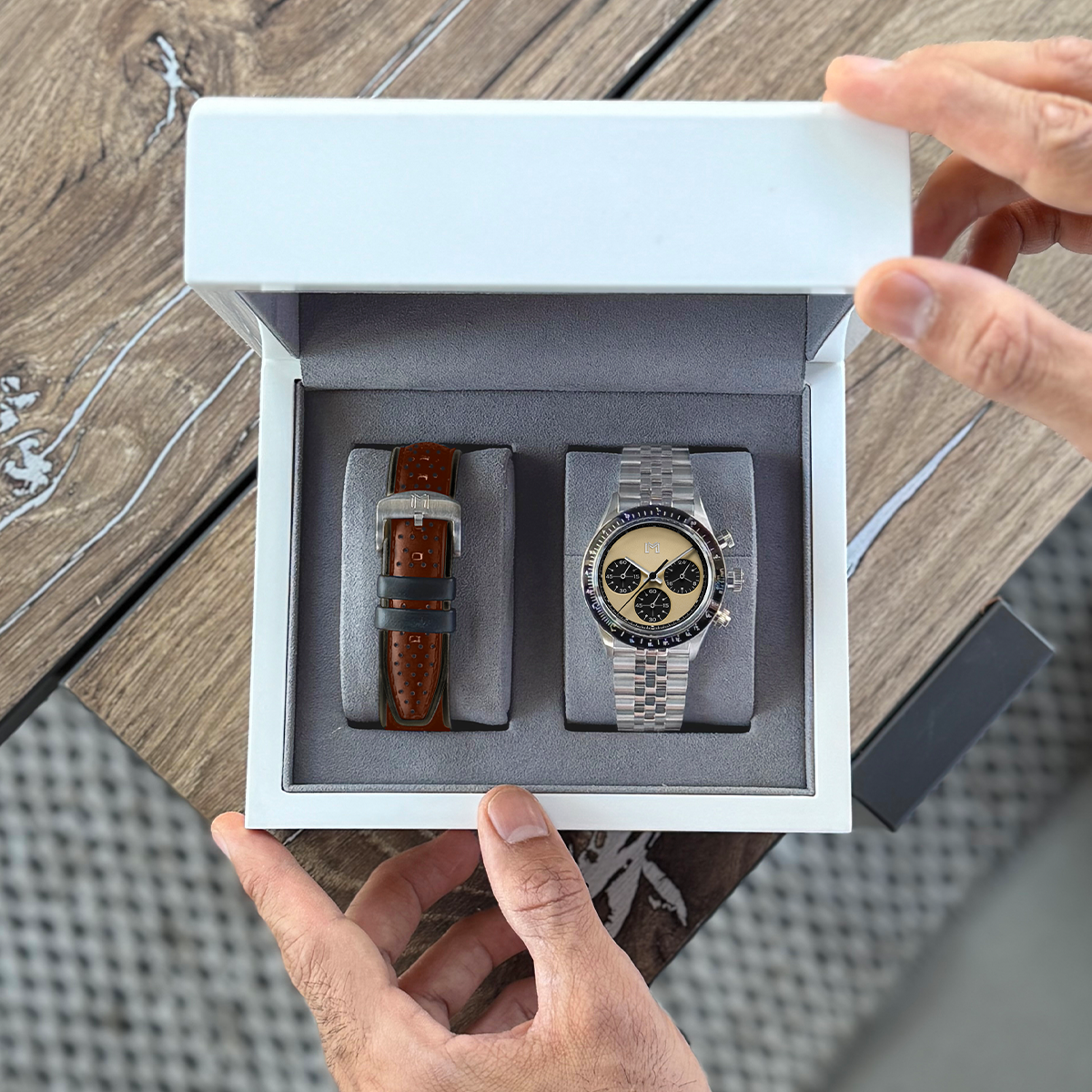 FST_LIFETSYLEWeb_0006_15_Retouch-to-FST32-_-Strap-FST02_Edited | MINIMALIST