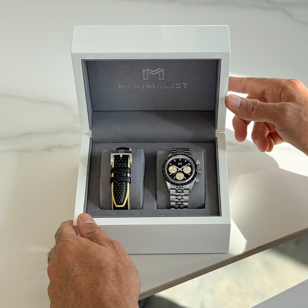 FST_LIFETSYLEWeb_0020_01_Brighten-image-and-fix-dial_Edited | MINIMALIST