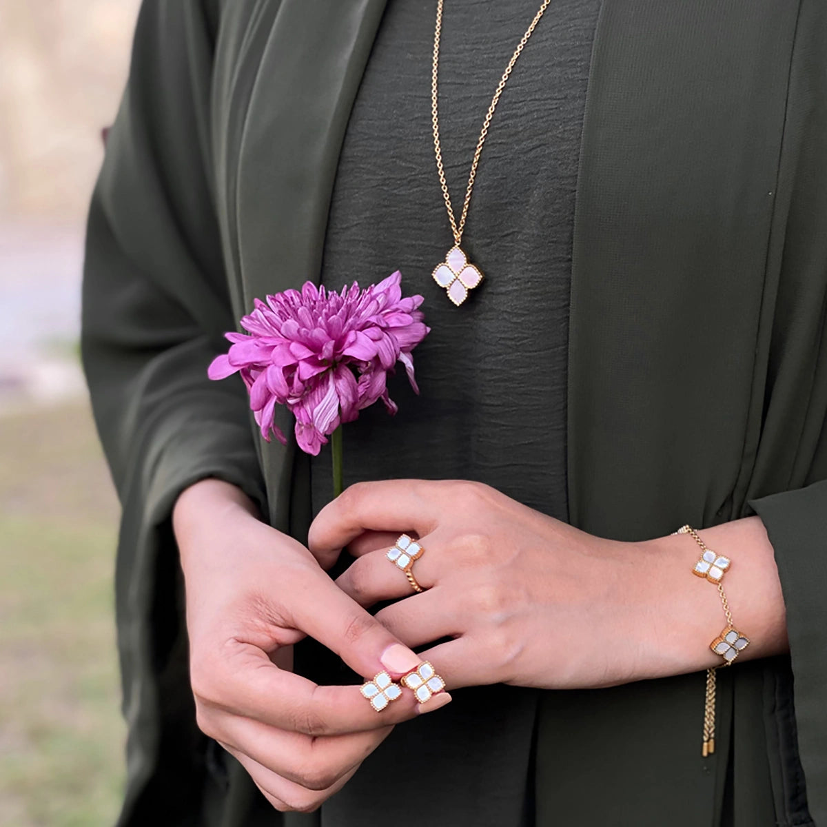 Joory / Set Pearl Gold