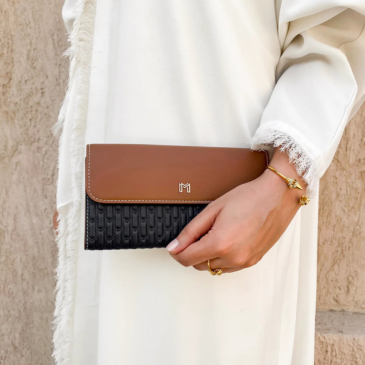 مجموعة هدية - شنطة الترافل توت / محفظة عالمية