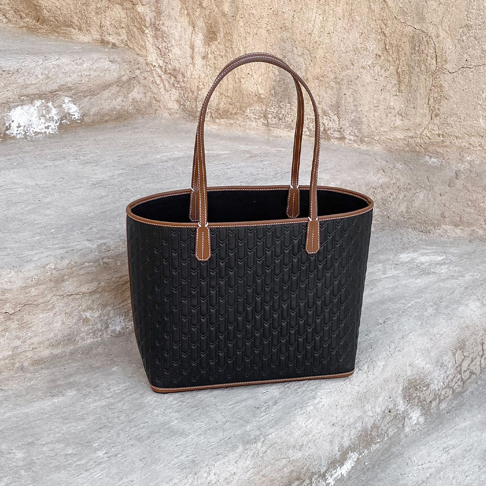 مجموعة هدية - شنطة الترافل توت / محفظة عالمية