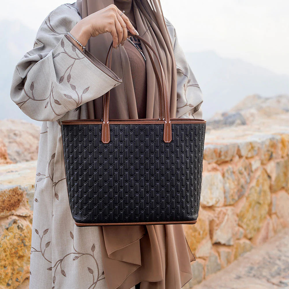 مجموعة هدية - شنطة الترافل توت / محفظة عالمية