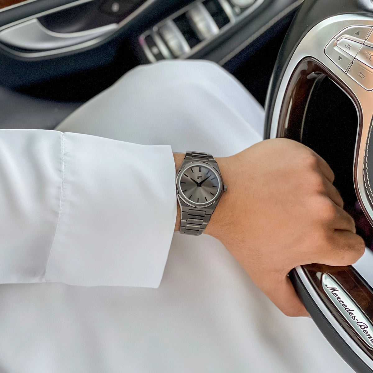 MHS38_3 | MINIMALIST