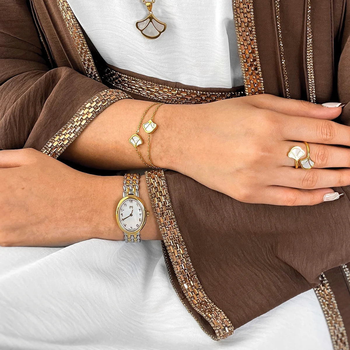 Sara / Tulip Pearl Gold Gift Box