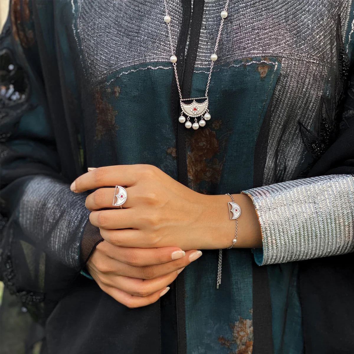 Shnaf / Necklace Pearl Silver