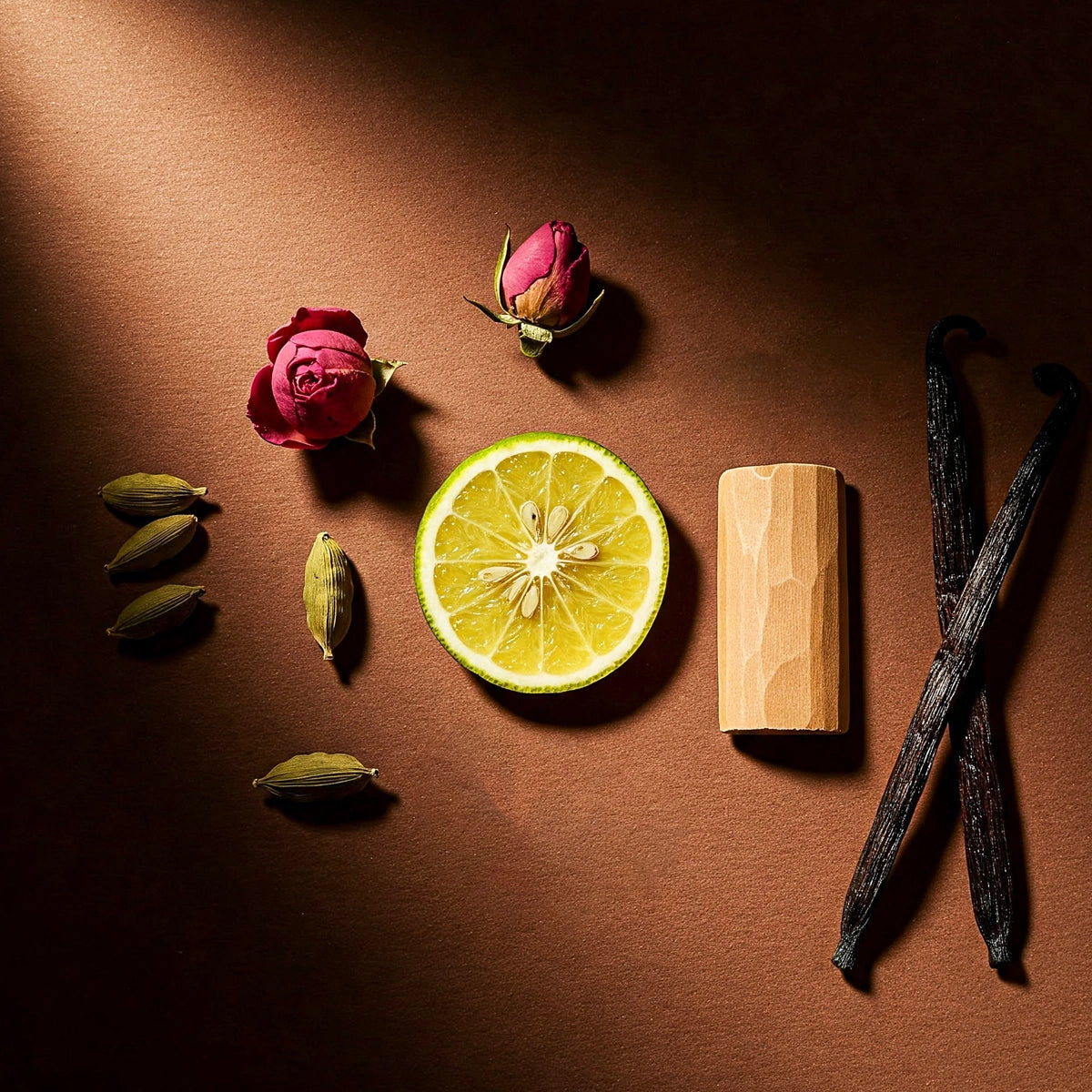 Santal-spice-notes_03991288-877b-441a-a662-9d4bddaedc89 | MINIMALIST