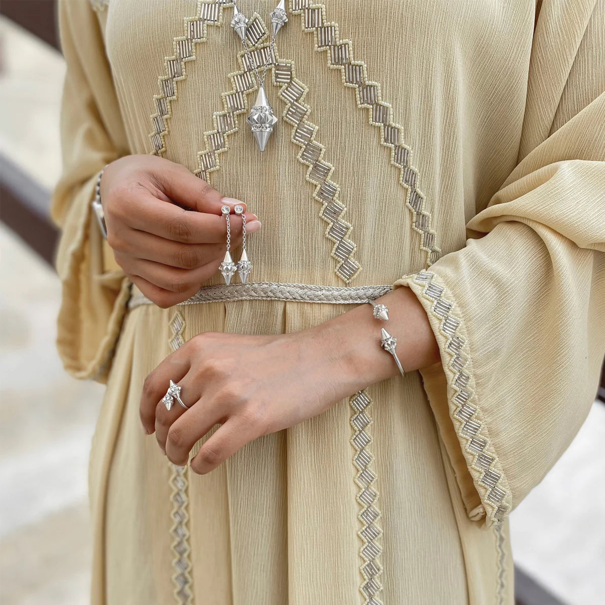 تراث / طقم باللون الفضي