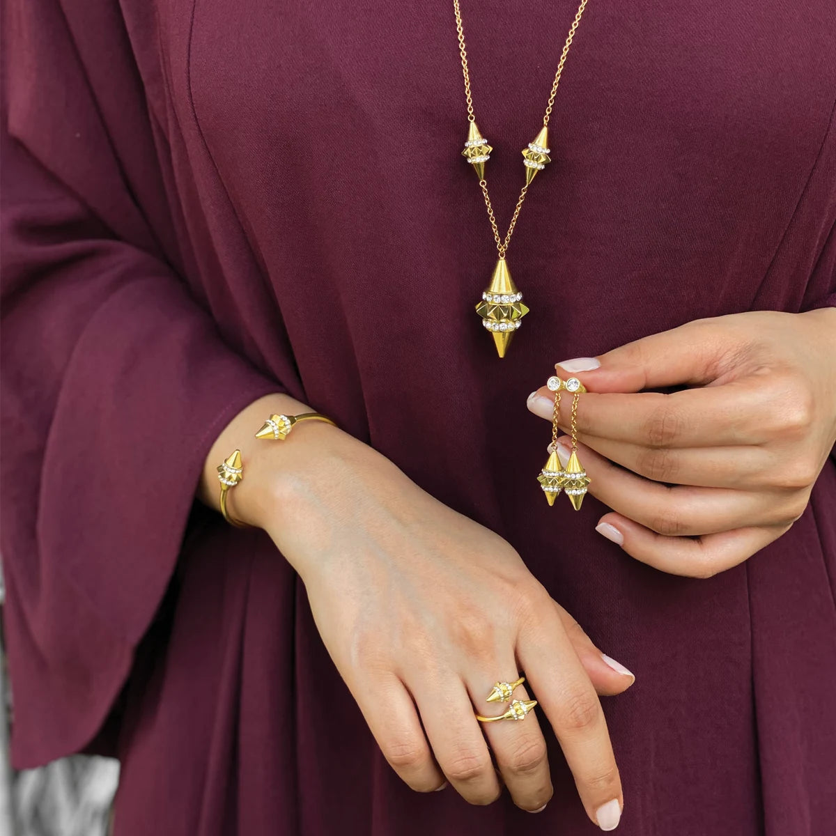 تراث / خاتم باللون الذهبي