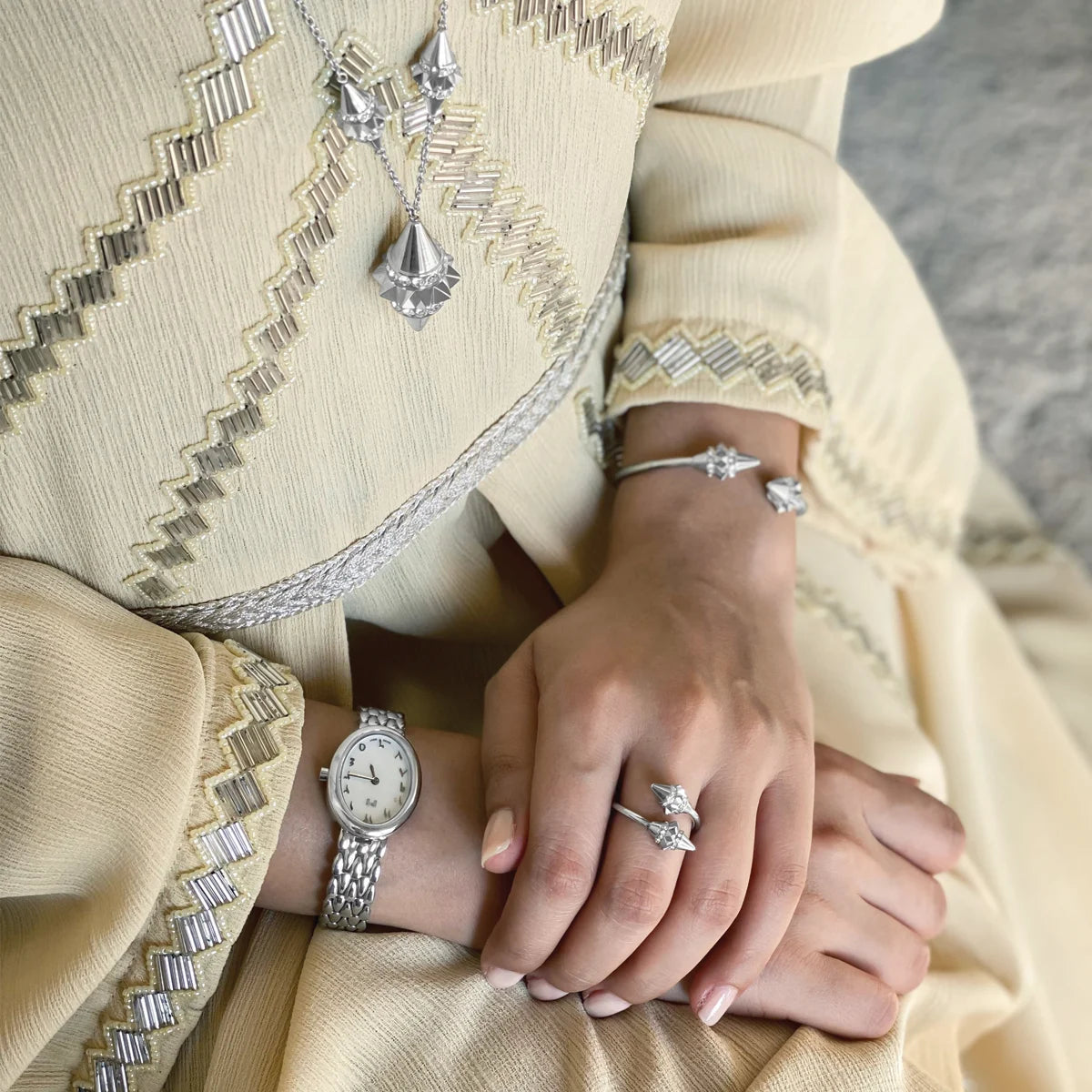 تراث / خاتم باللون الفضي