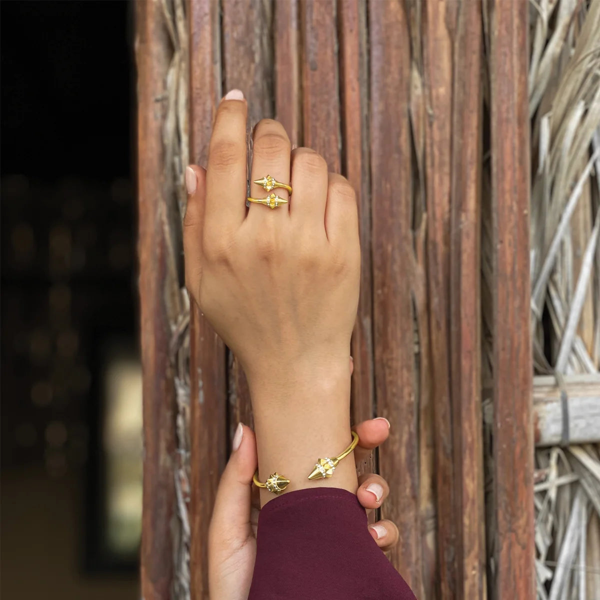 تراث / خاتم باللون الذهبي