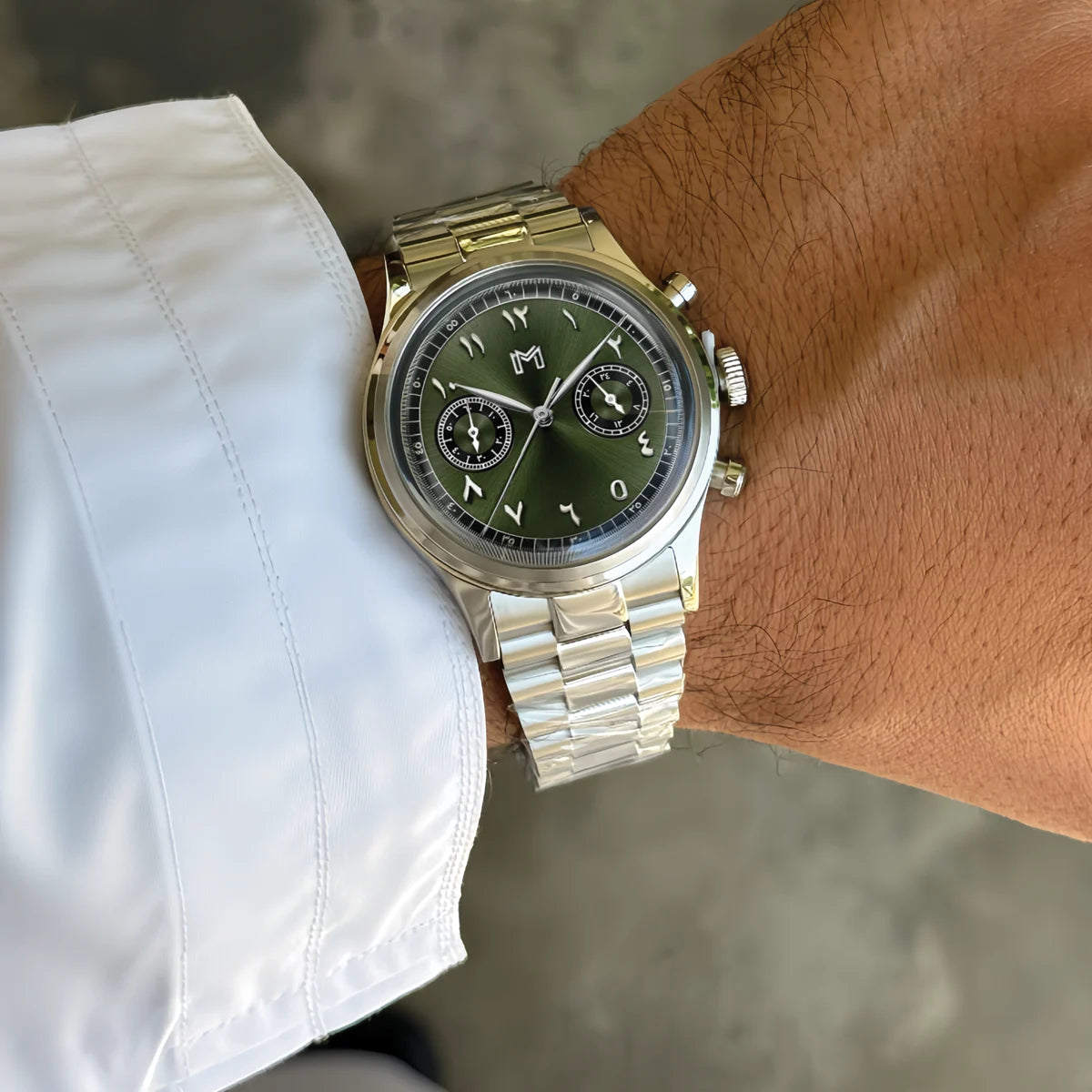 VCR18_af3fa4c9-5584-4cda-a465-d7664bdaa642 | MINIMALIST