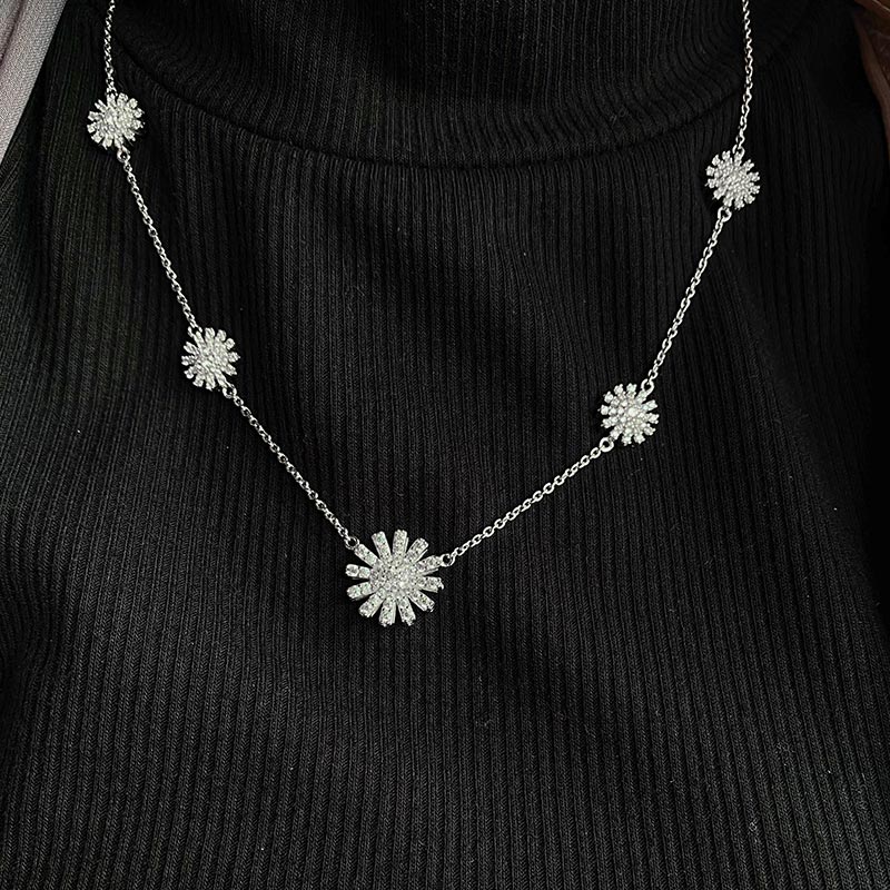 Charming Sunflower / Necklace Silver