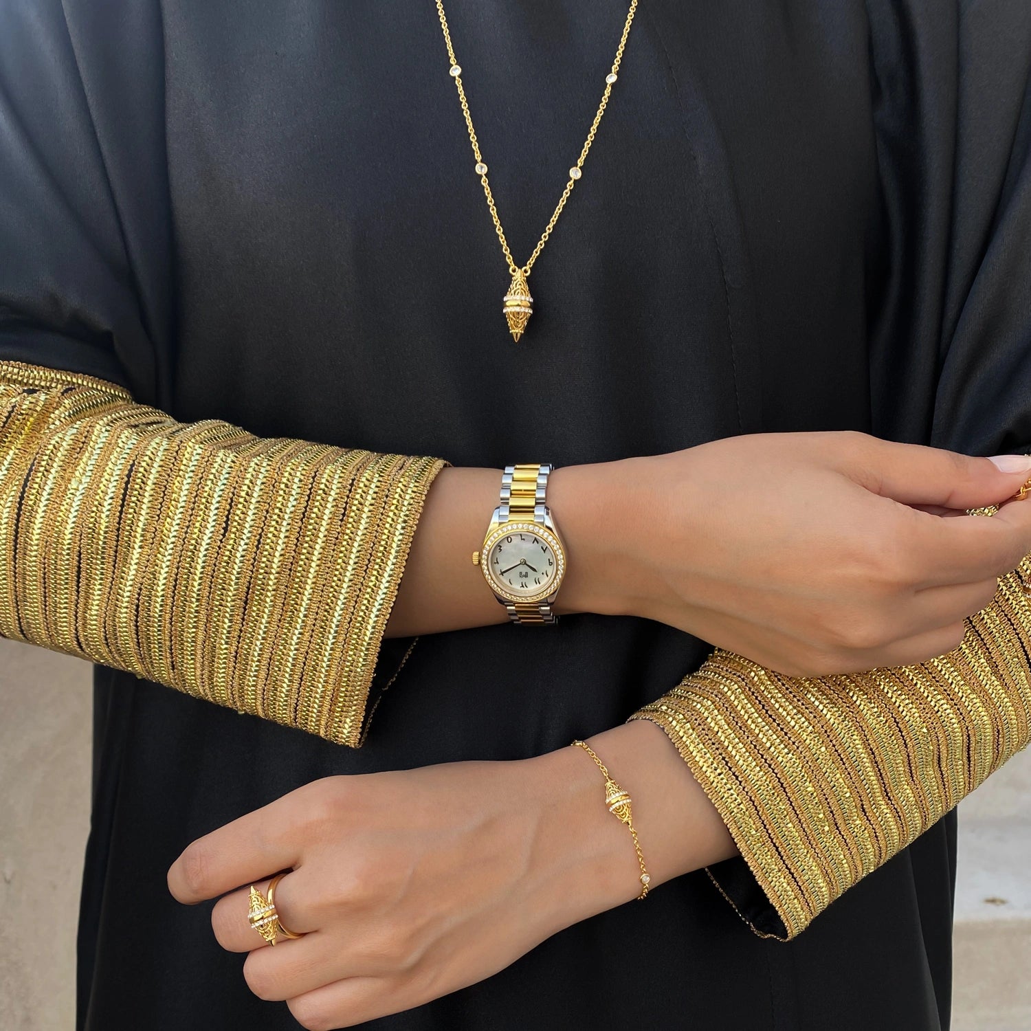 Lantern / Simple Necklace Gold