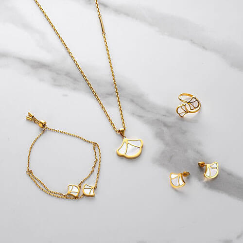 مجموعة هدية - ساعة جواهر / طقم توليب الذهبي