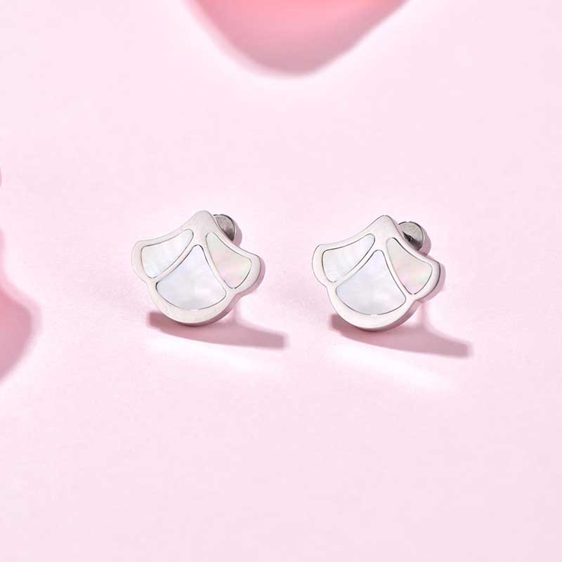 Tulip / Earrings Pearl Silver