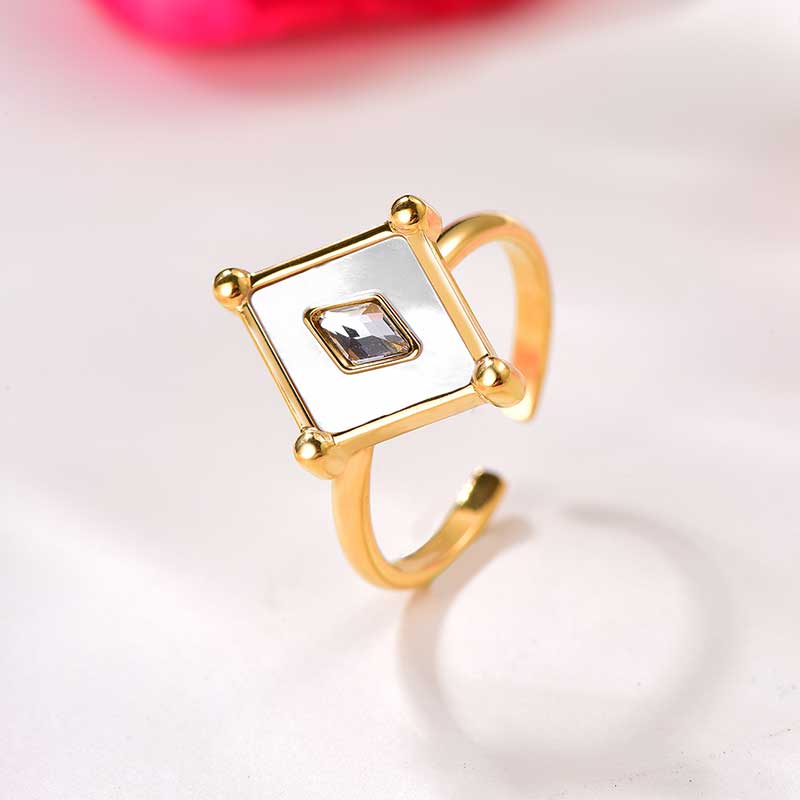 Kite / Ring Pearl Gold